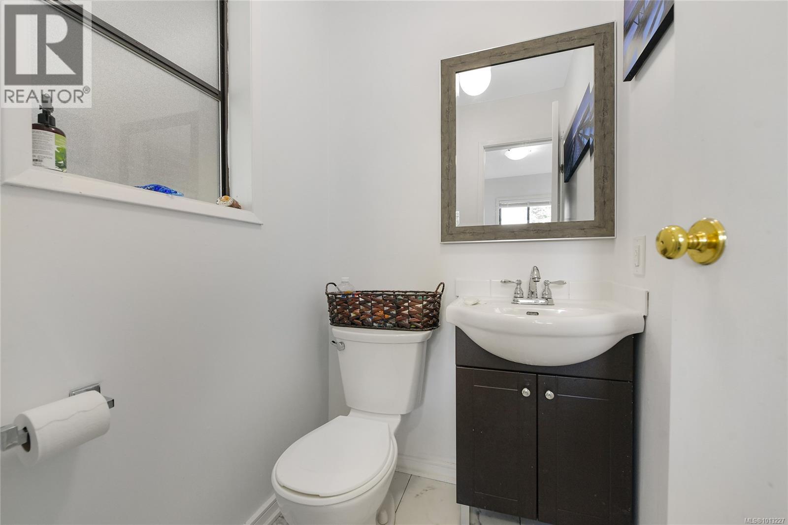  7037 WALLACE Drive, Central Saanich