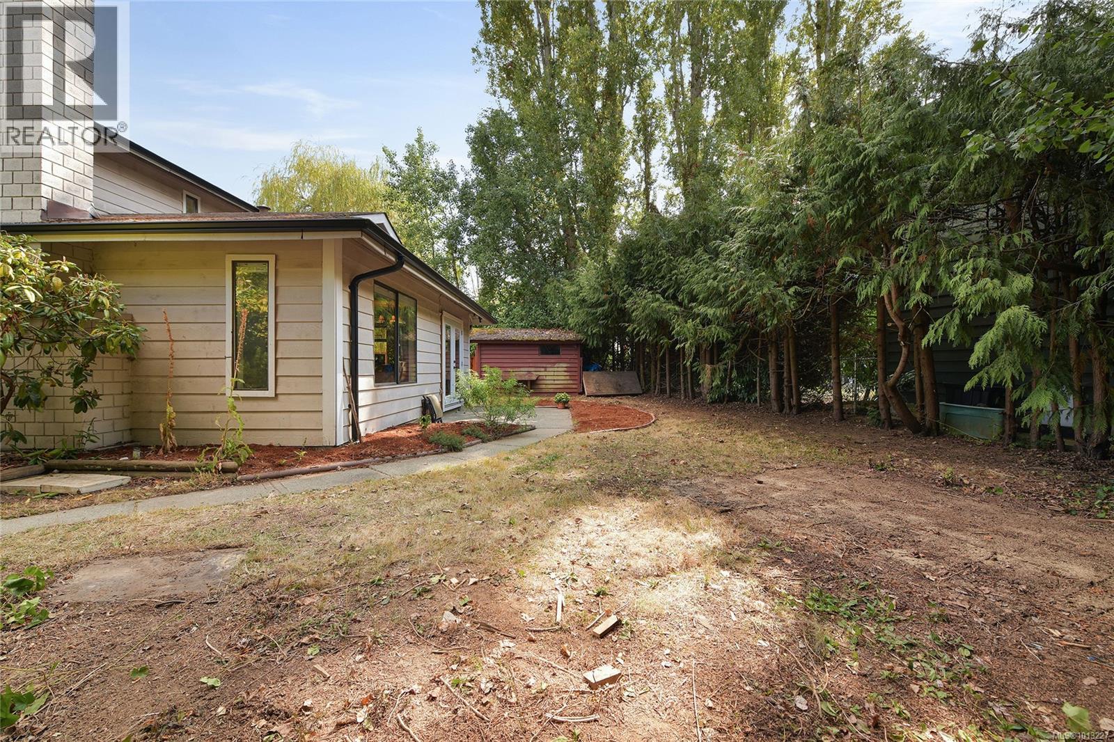  7037 WALLACE Drive, Central Saanich
