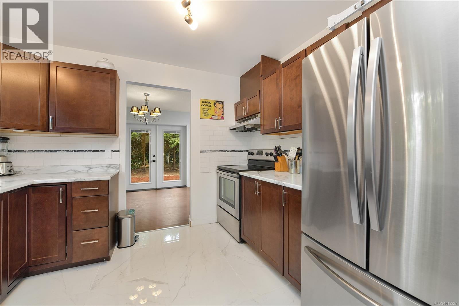  7037 WALLACE Drive, Central Saanich