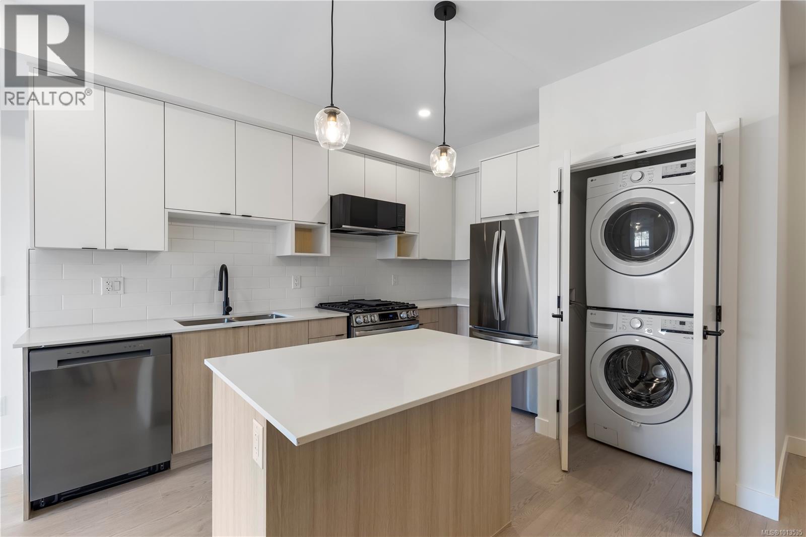 433 2629 Millstream Road, Langford