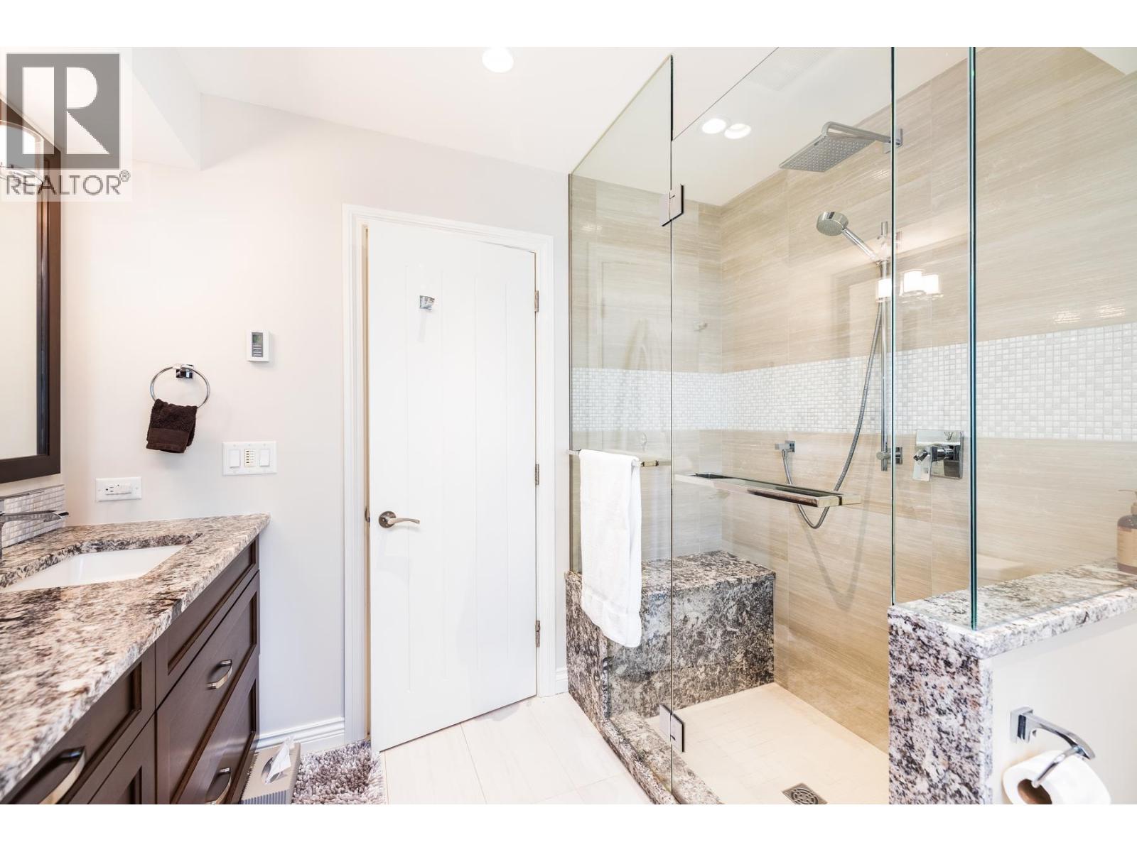 4423 PATTERDALE DRIVE, North Vancouver