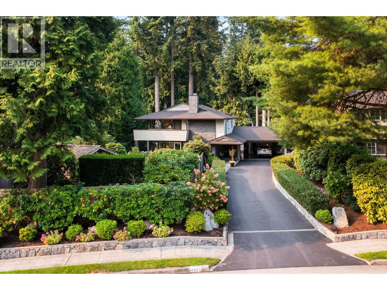 4423 PATTERDALE DRIVE, North Vancouver