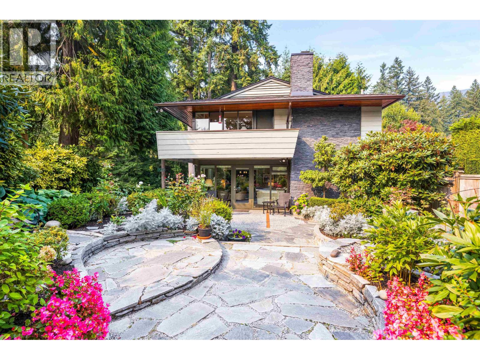 4423 PATTERDALE DRIVE, North Vancouver