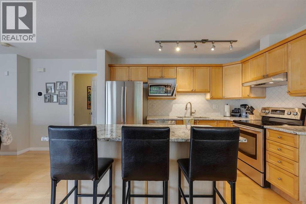 Single Family House for Sale in  Simcoe Place SW Signal Hill Calgary 