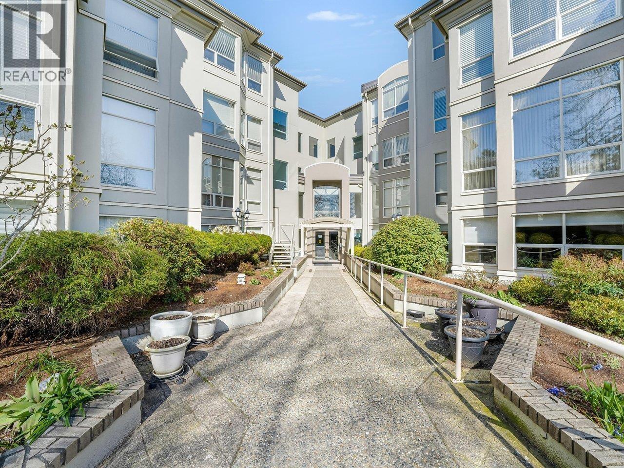 #211N-1100 56 Street, Delta
