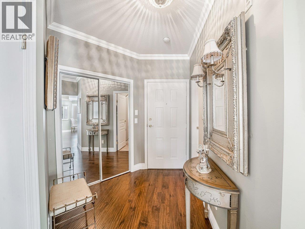 #211N-1100 56 Street, Delta