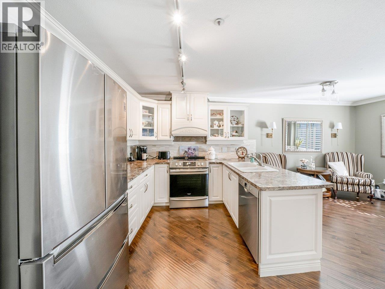 #211N-1100 56 Street, Delta