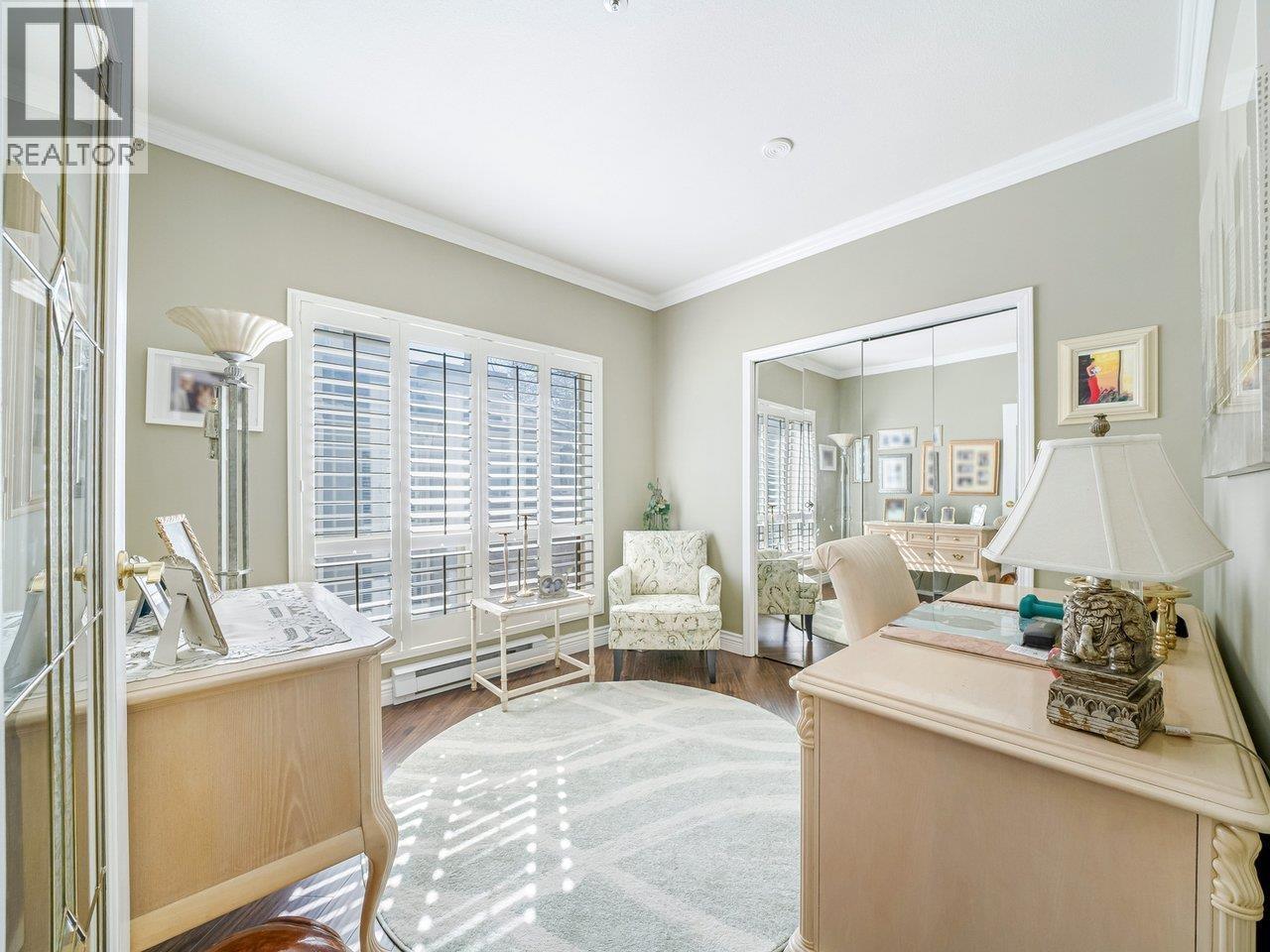 #211N-1100 56 Street, Delta