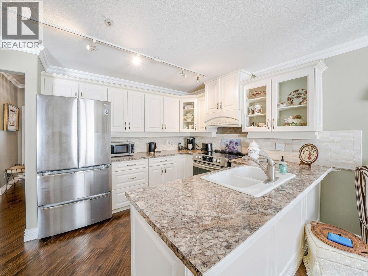 #211N-1100 56 Street, Delta