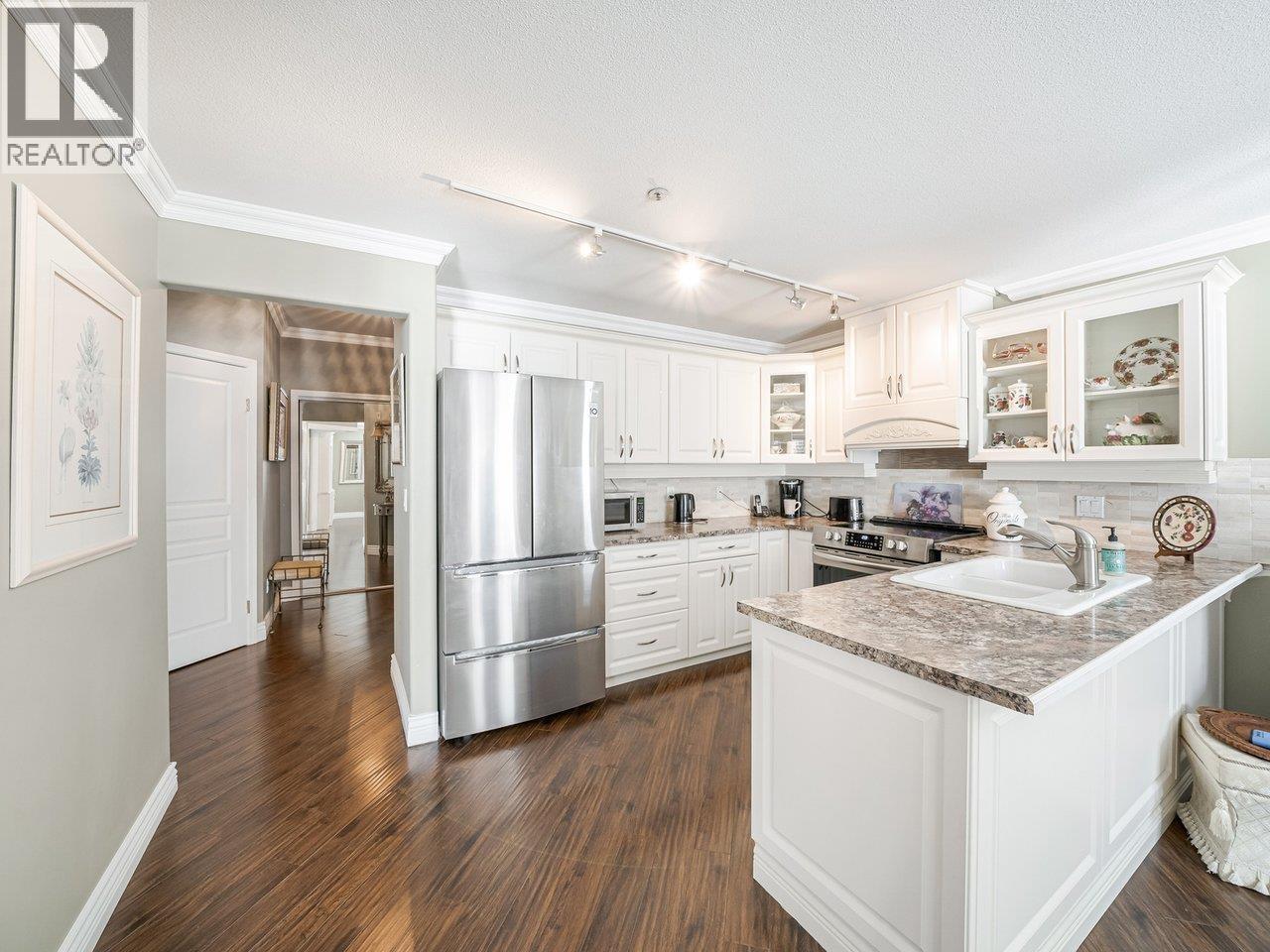#211N-1100 56 Street, Delta