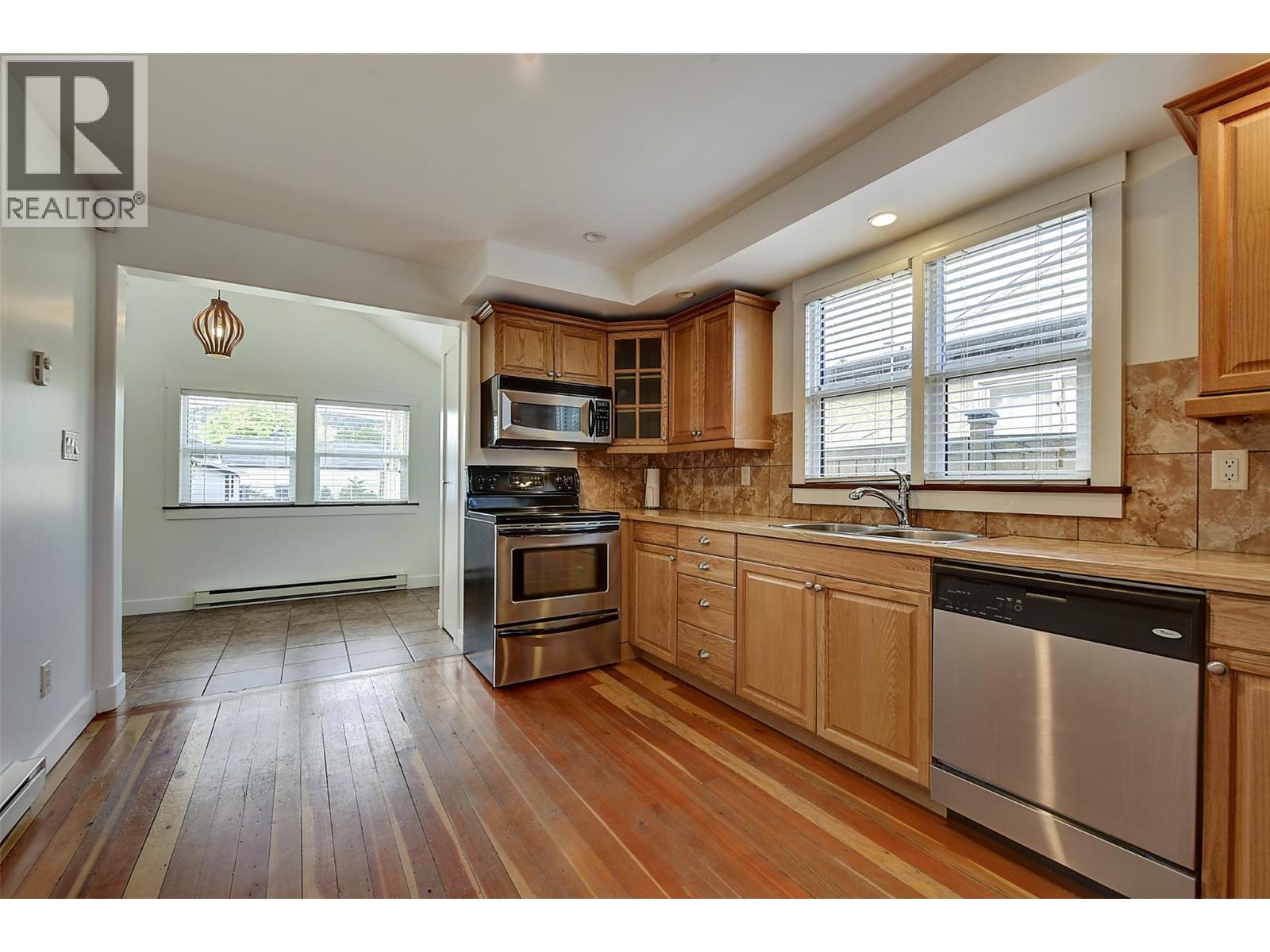  928 Fuller Avenue, Kelowna