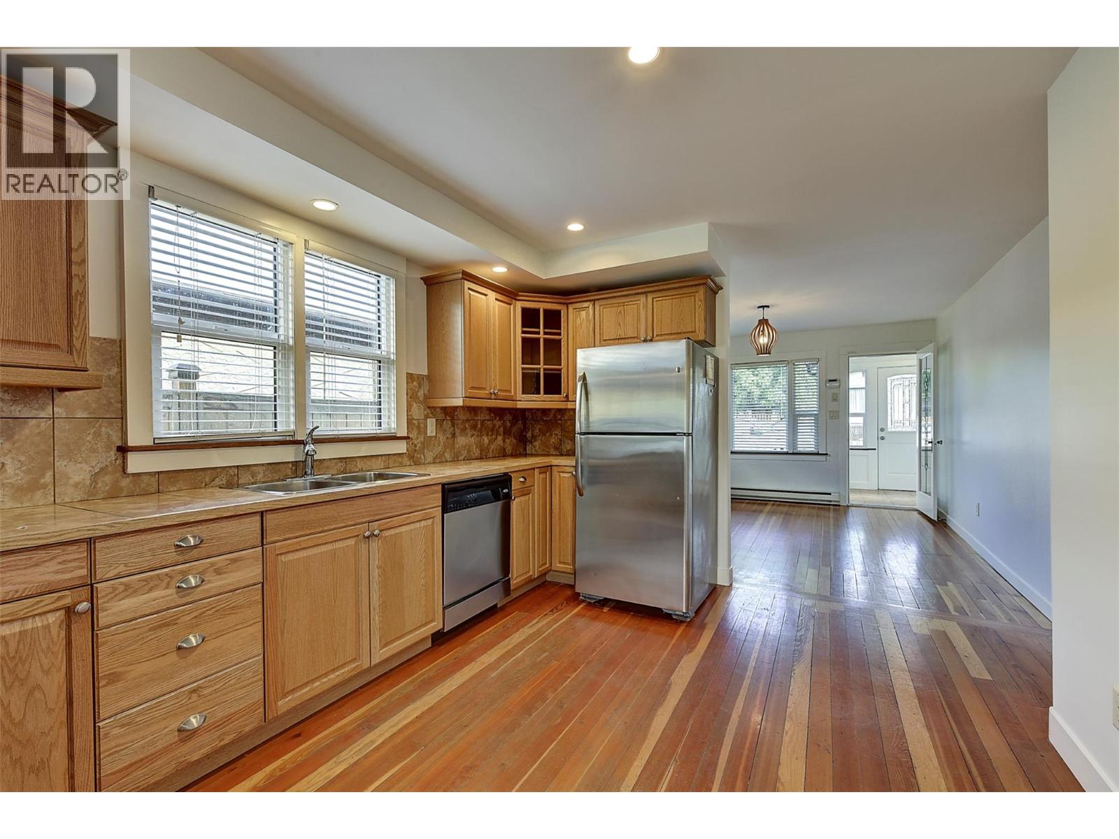  928 Fuller Avenue, Kelowna