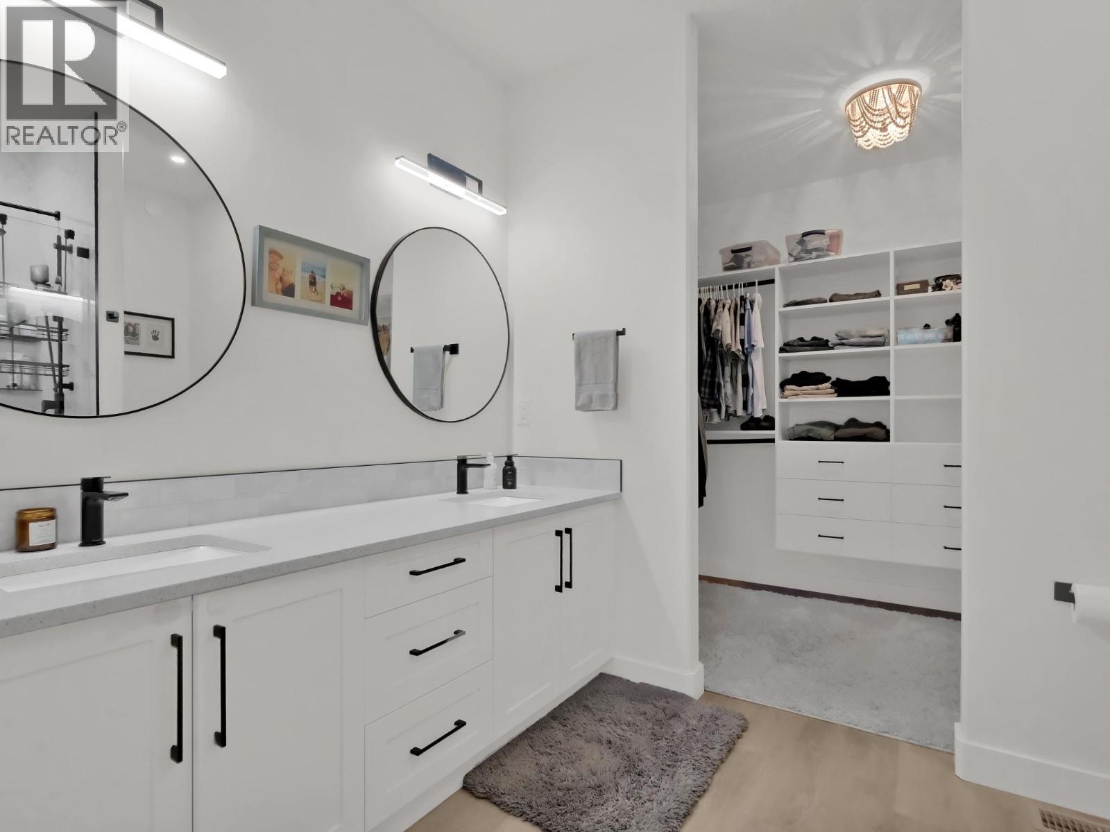 101 151 ABBOTT Street, Penticton