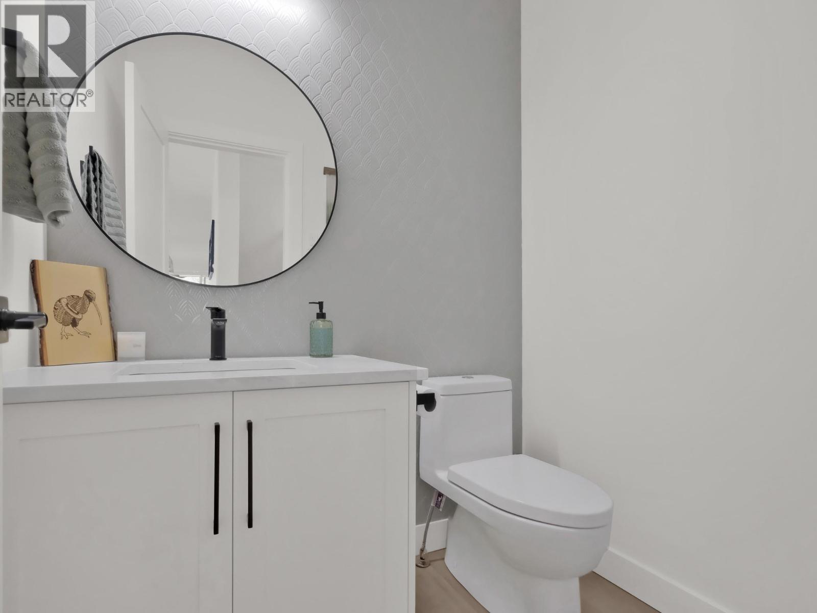 101 151 ABBOTT Street, Penticton