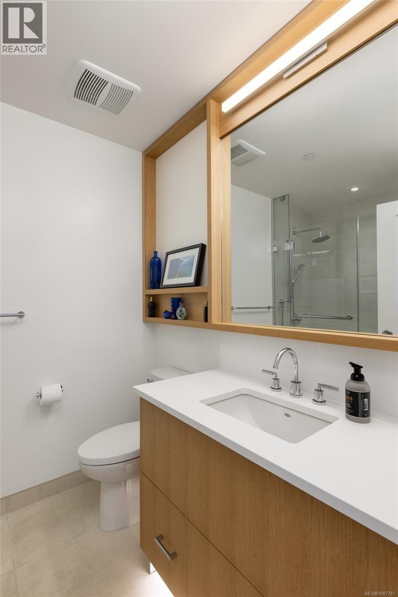 602 5388 Hill Rise Terrace, Saanich