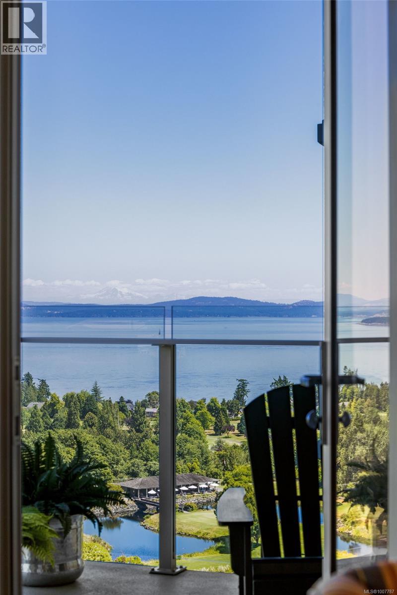 602 5388 Hill Rise Terrace, Saanich