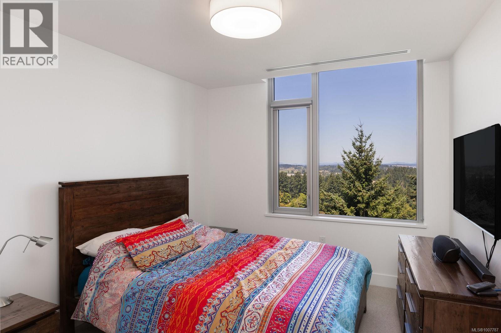 602 5388 Hill Rise Terrace, Saanich