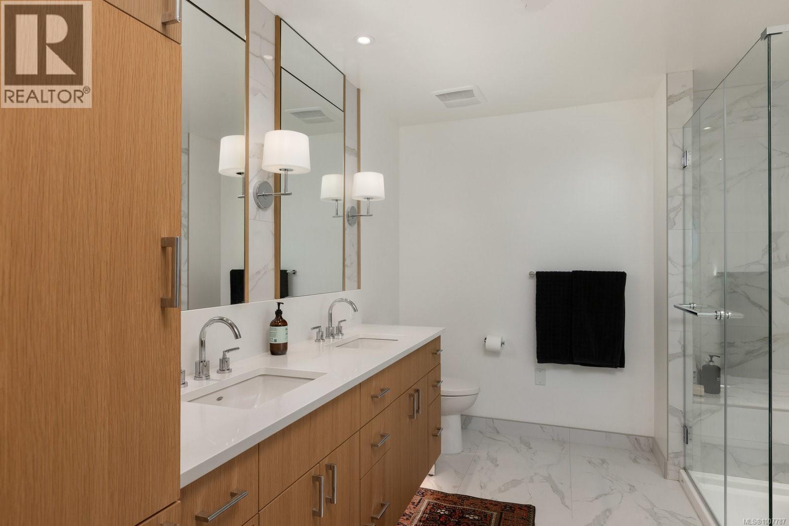 602 5388 Hill Rise Terrace, Saanich