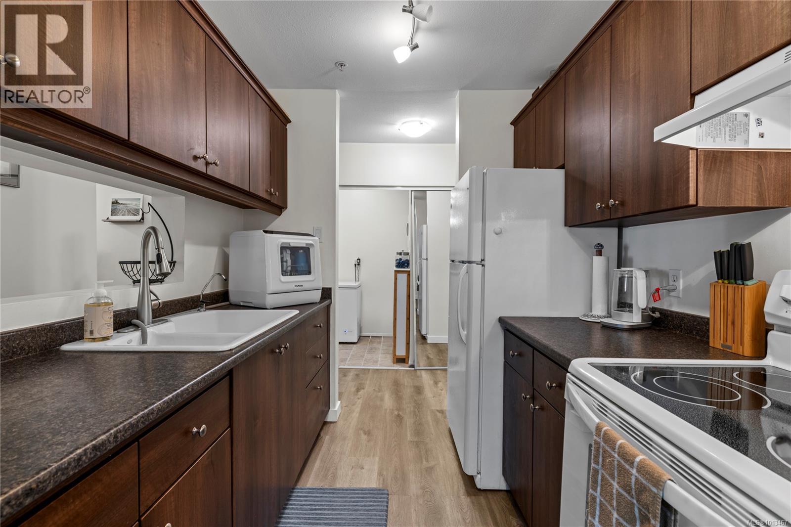204 4971 Songbird Pl, Nanaimo