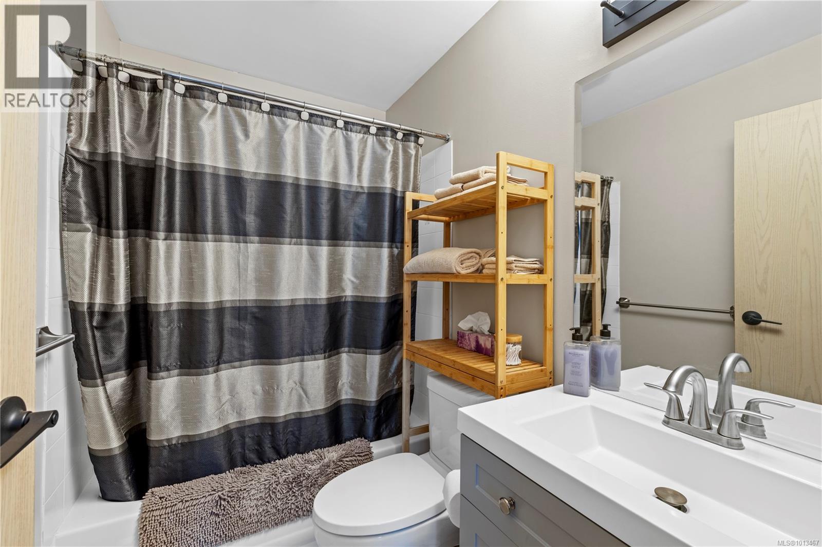 204 4971 Songbird Pl, Nanaimo