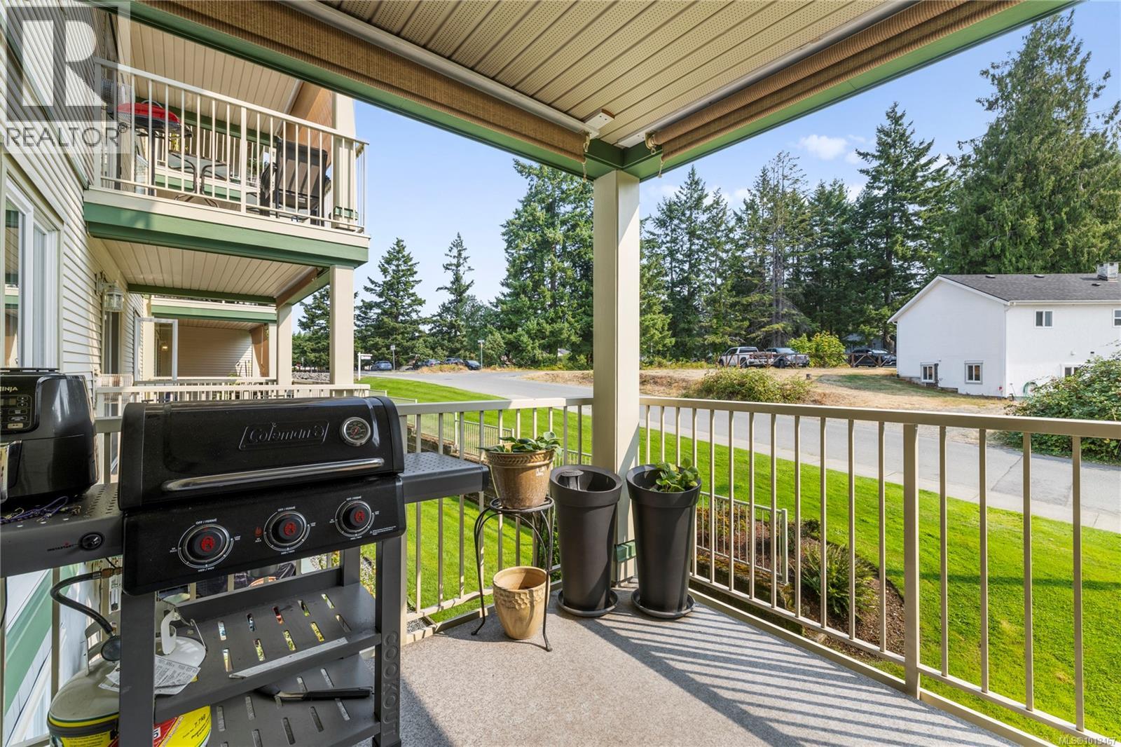 204 4971 Songbird Pl, Nanaimo