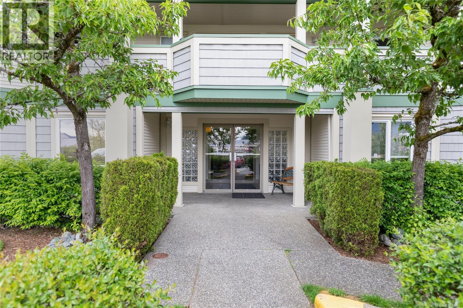 204 4971 Songbird Pl, Nanaimo