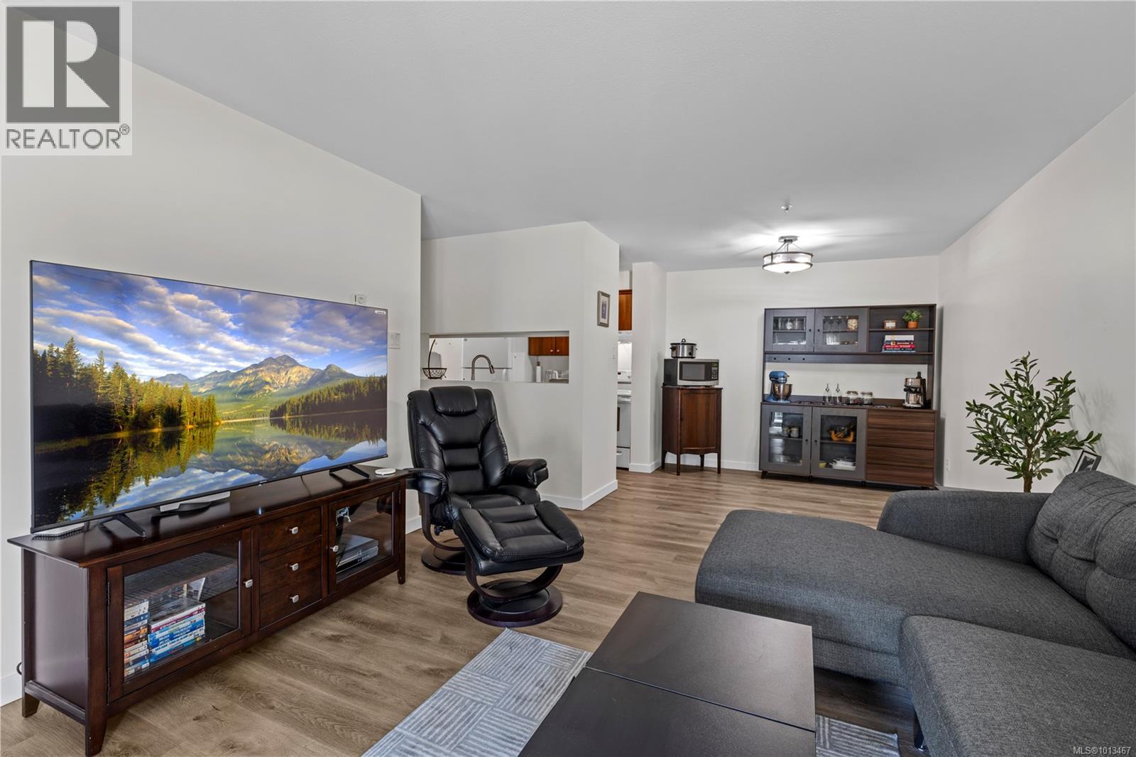 204 4971 Songbird Pl, Nanaimo