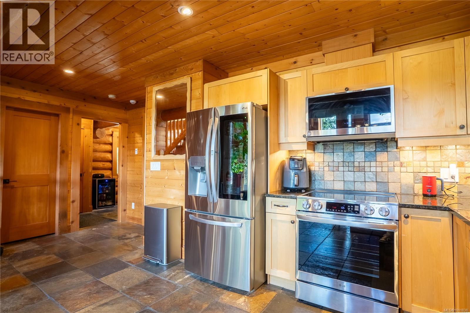 9215 Kestrel Dr, Lake Cowichan