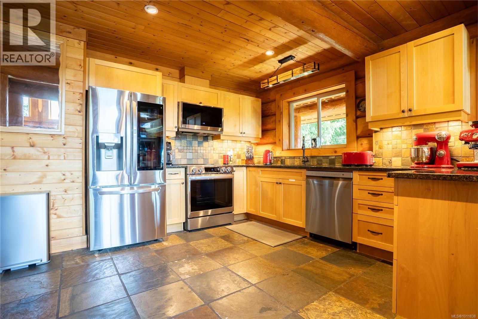 9215 Kestrel Dr, Lake Cowichan