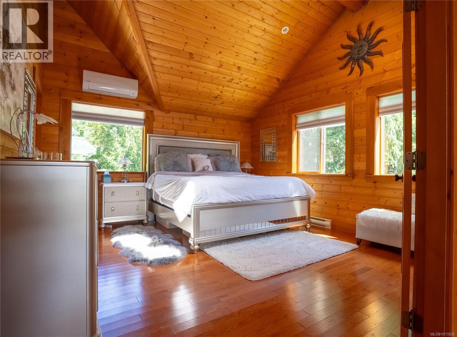 9215 Kestrel Dr, Lake Cowichan