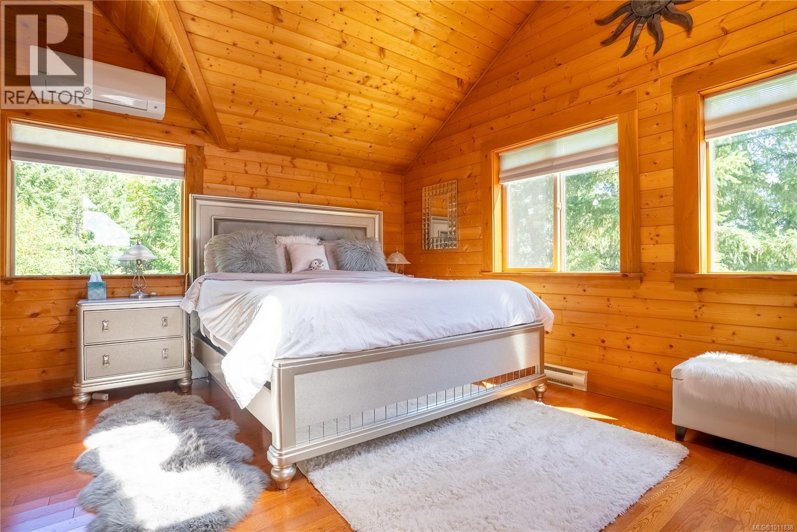 9215 Kestrel Dr, Lake Cowichan