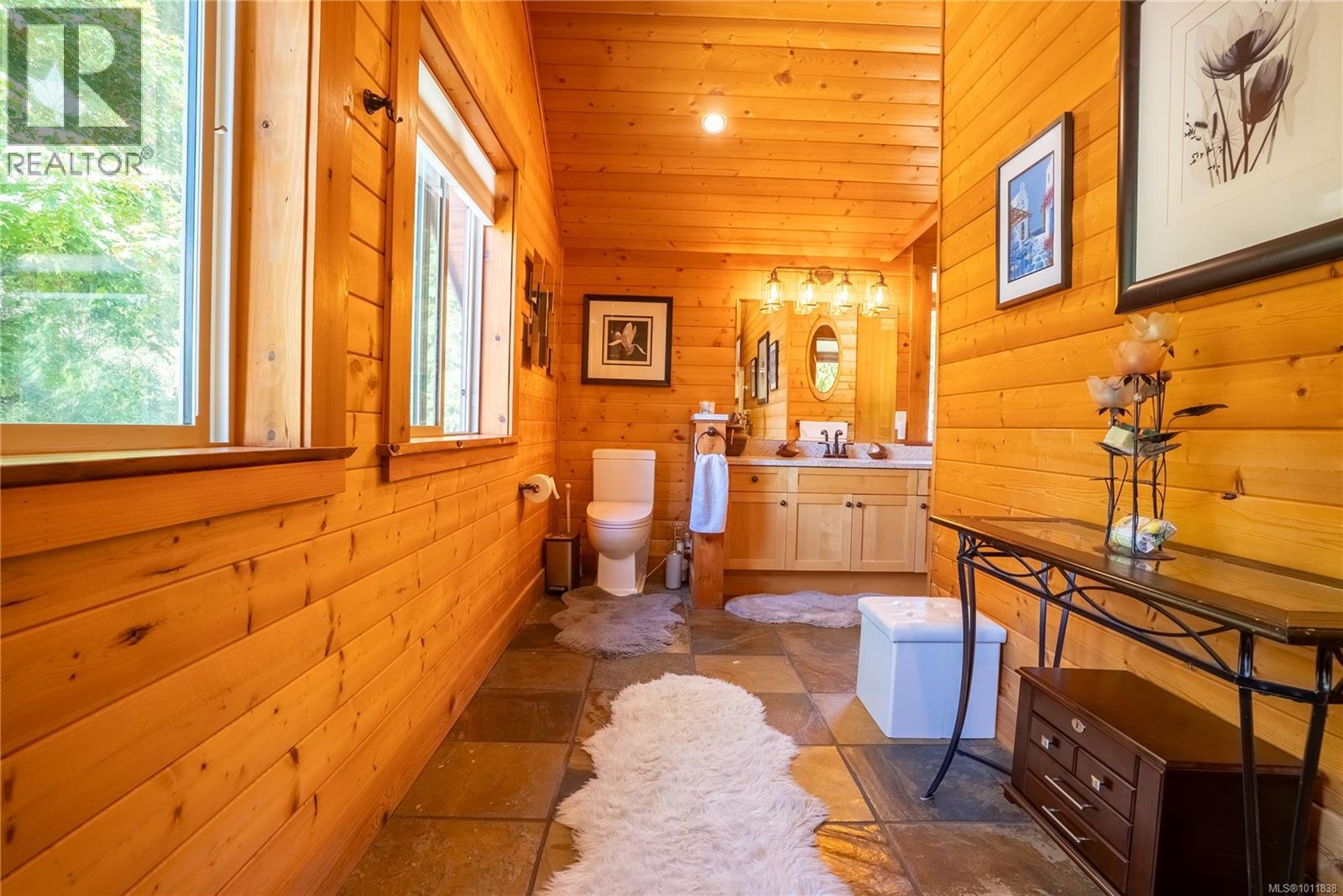 9215 Kestrel Dr, Lake Cowichan