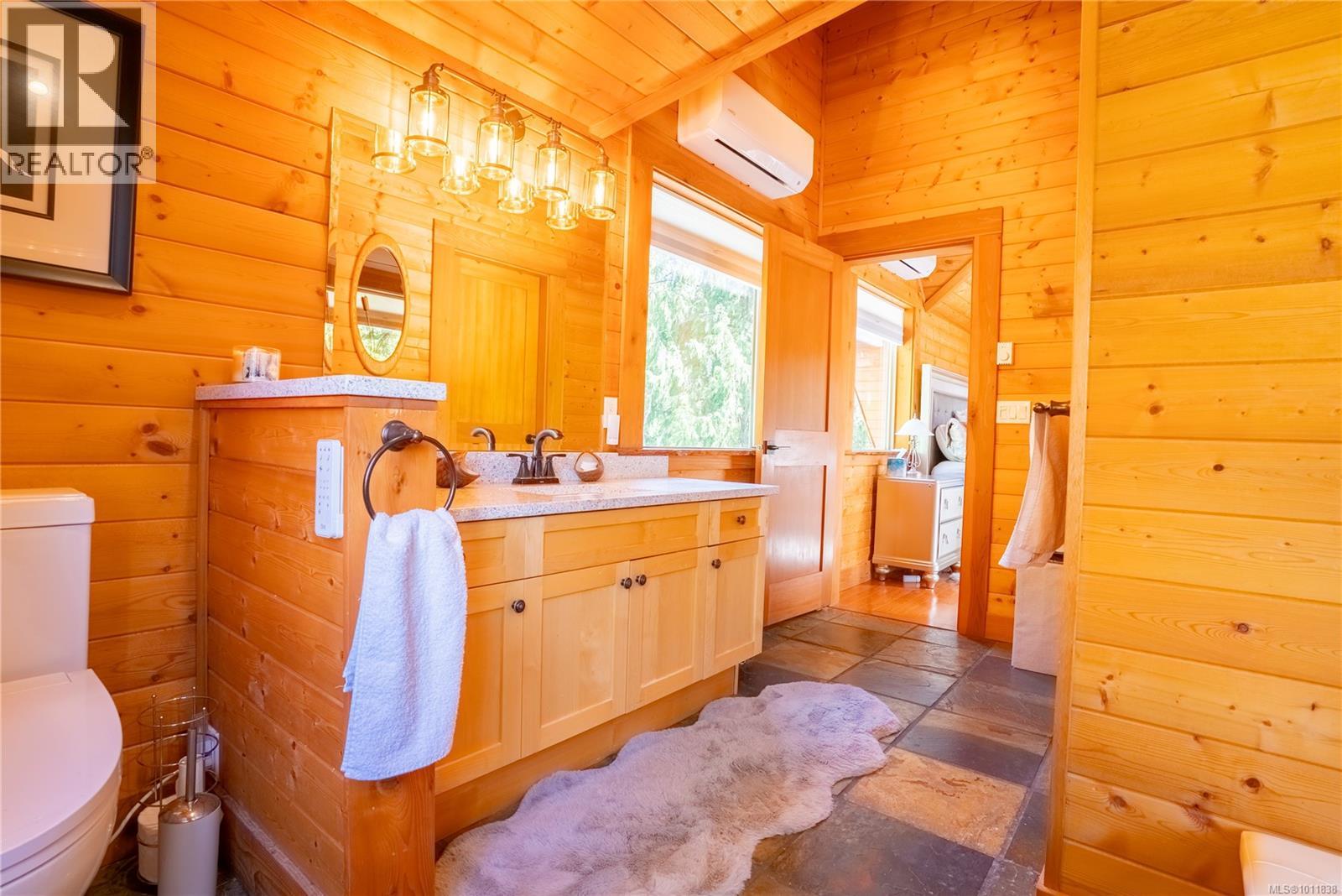 9215 Kestrel Dr, Lake Cowichan