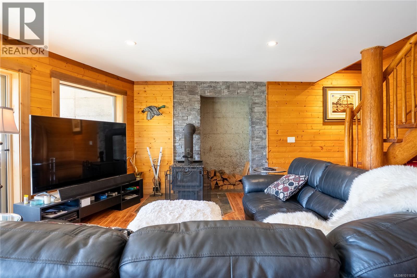 9215 Kestrel Dr, Lake Cowichan