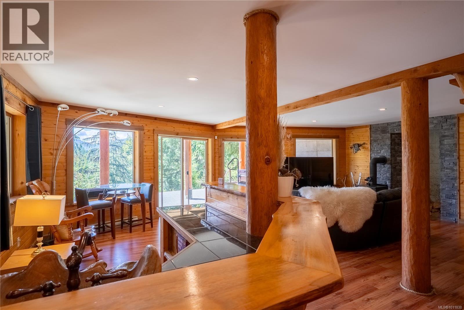 9215 Kestrel Dr, Lake Cowichan