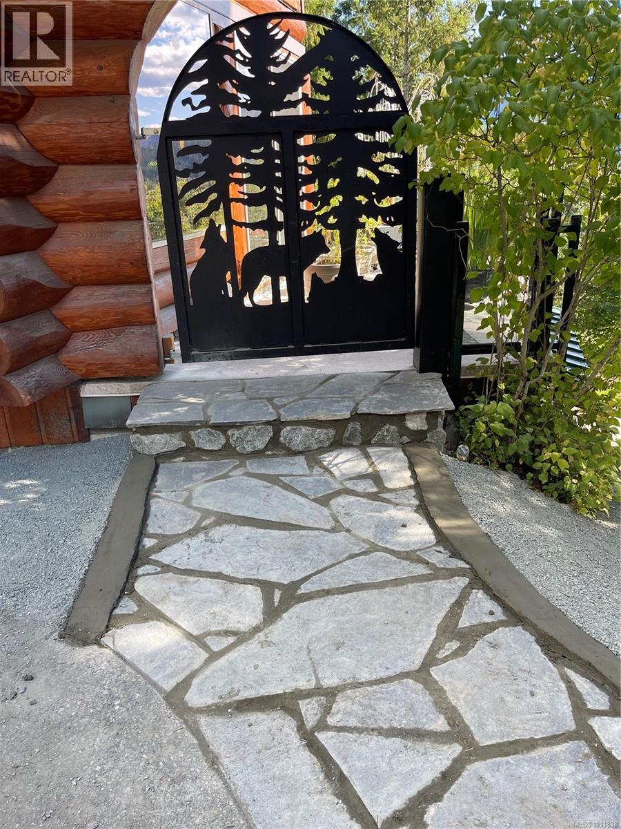 9215 Kestrel Dr, Lake Cowichan