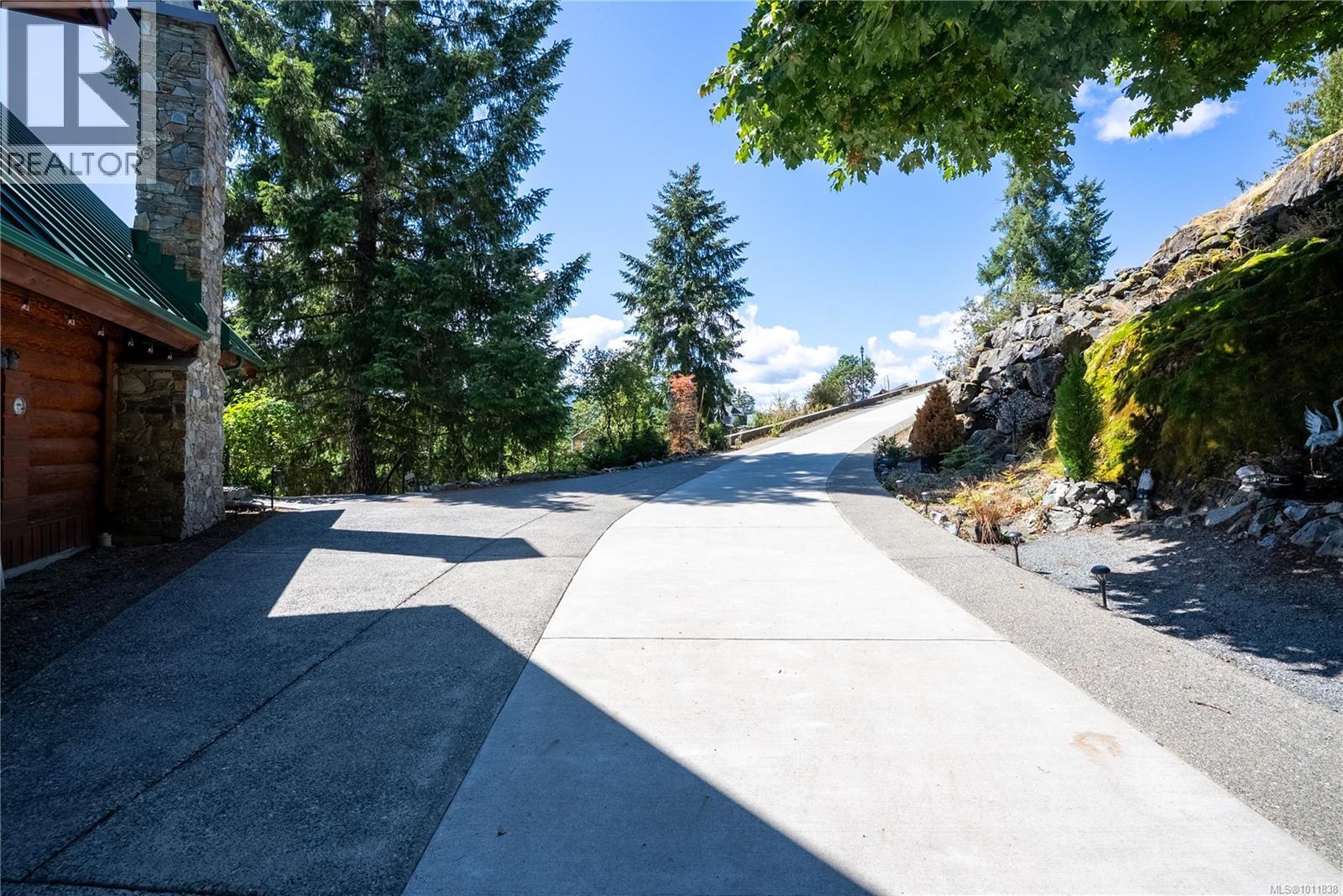 9215 Kestrel Dr, Lake Cowichan