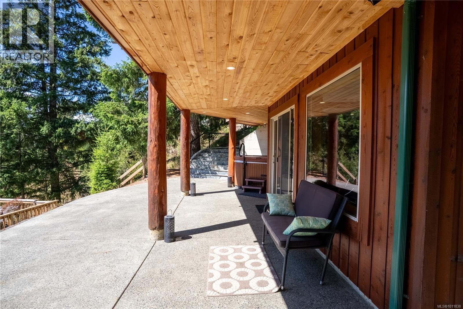 9215 Kestrel Dr, Lake Cowichan