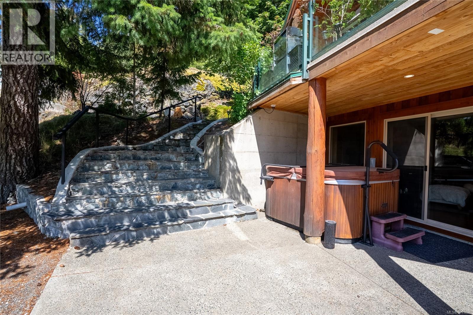 9215 Kestrel Dr, Lake Cowichan