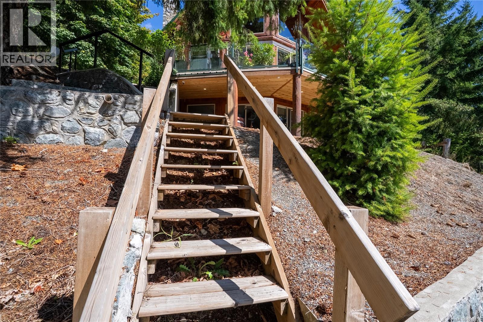 9215 Kestrel Dr, Lake Cowichan
