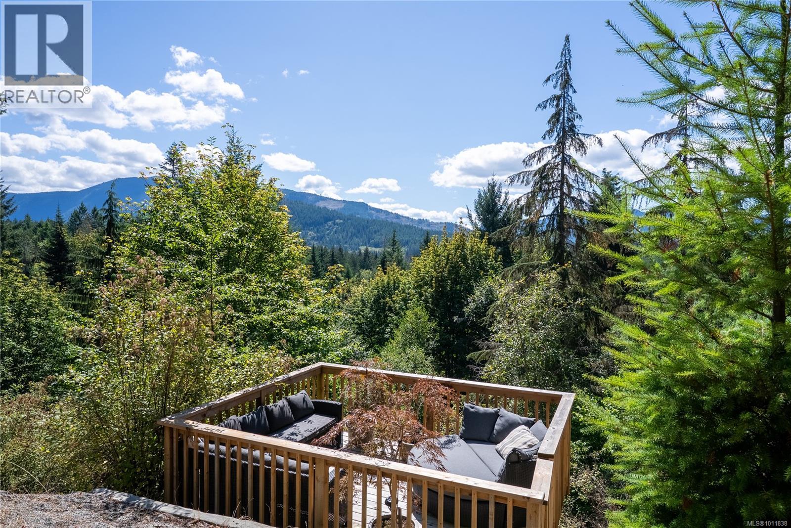 9215 Kestrel Dr, Lake Cowichan