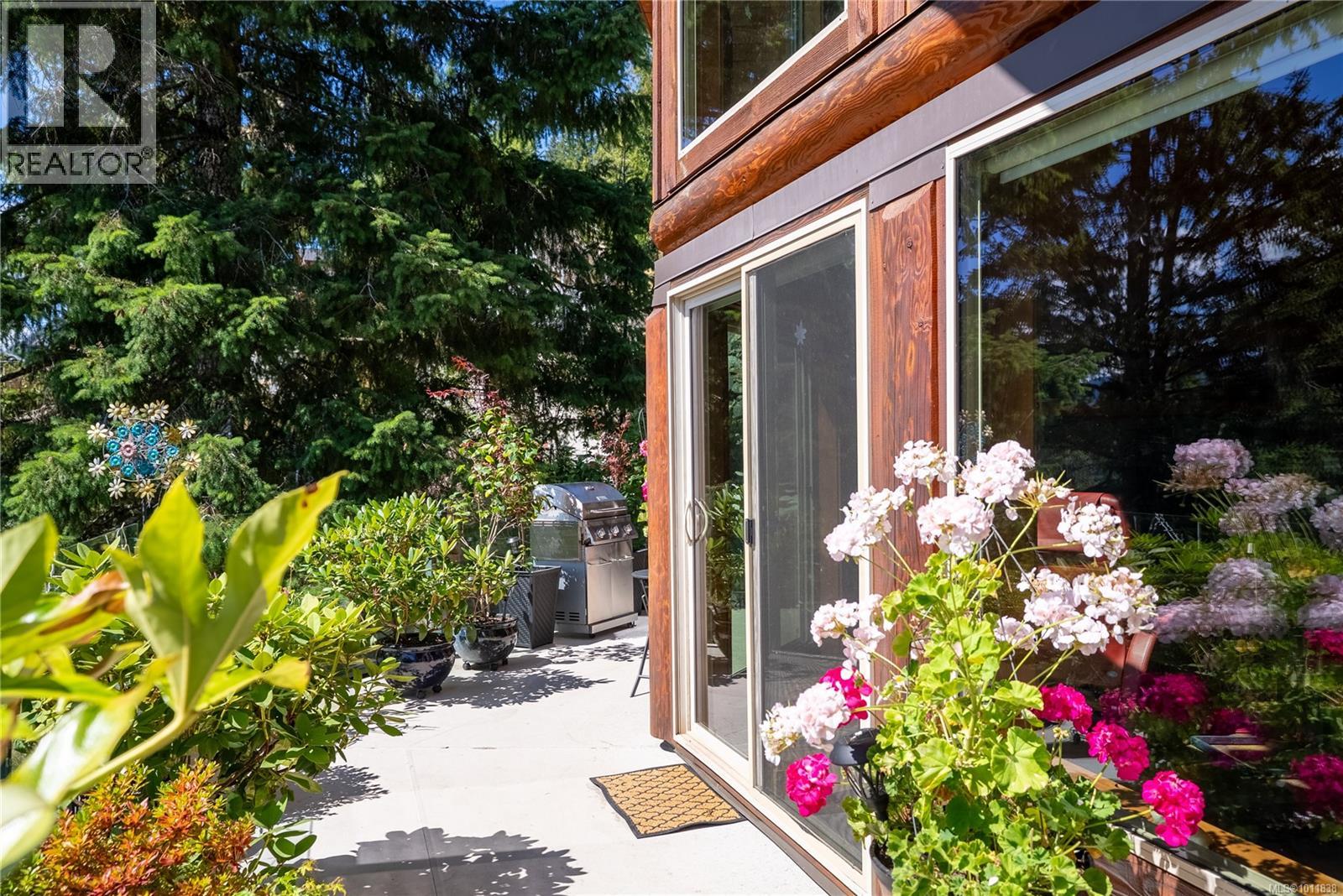 9215 Kestrel Dr, Lake Cowichan