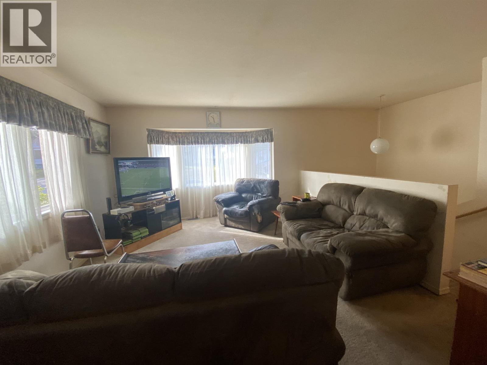 3678 HAWTHORNE AVENUE, Terrace