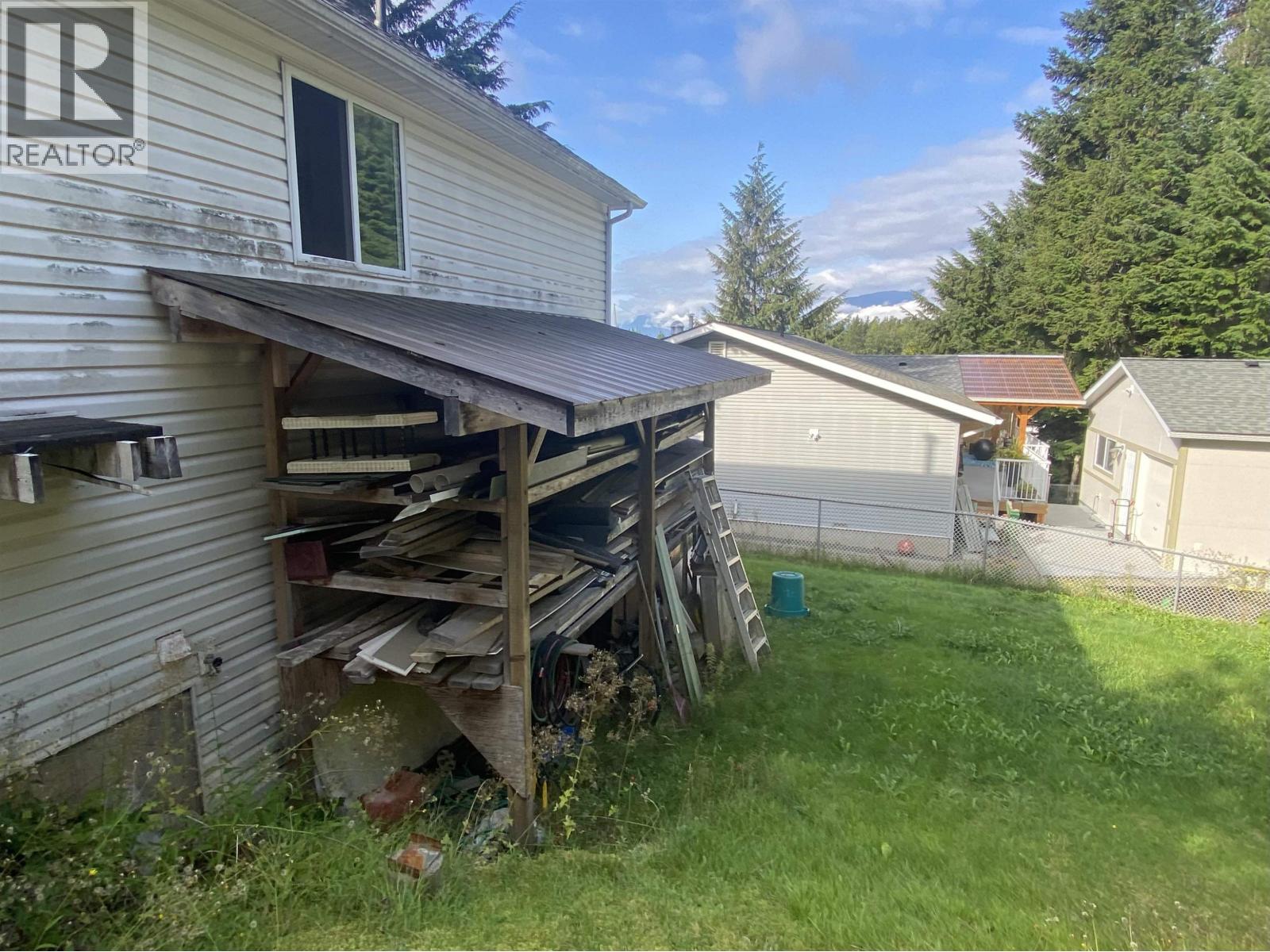3678 HAWTHORNE AVENUE, Terrace