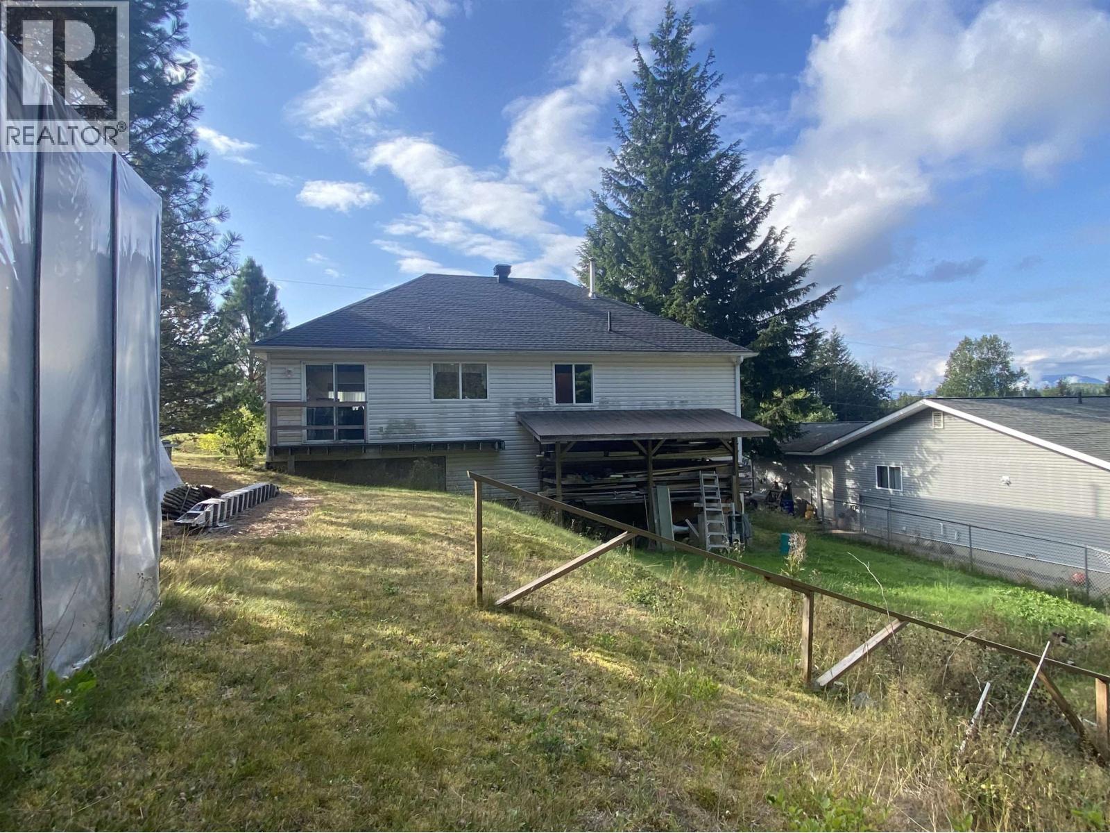 3678 HAWTHORNE AVENUE, Terrace