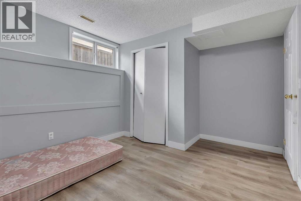 Single Family House Bi-level for Sale in  Martinvalley Crescent NE Martindale Calgary 