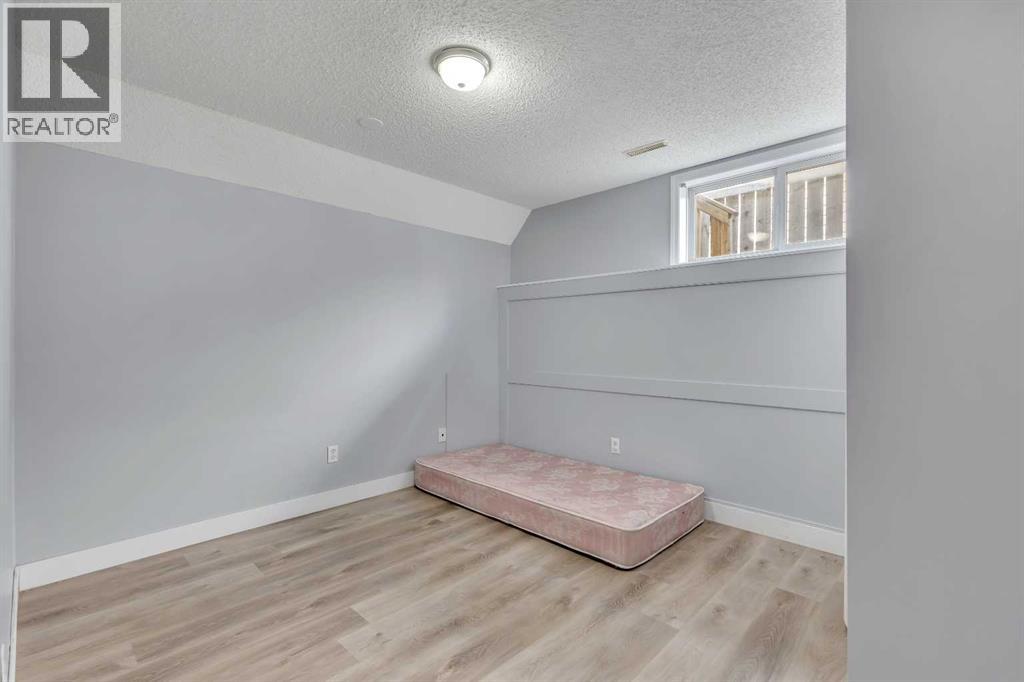 Single Family House Bi-level for Sale in  Martinvalley Crescent NE Martindale Calgary 