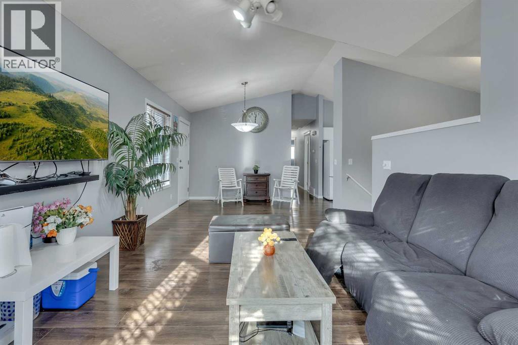 Single Family House Bi-level for Sale in  Martinvalley Crescent NE Martindale Calgary 