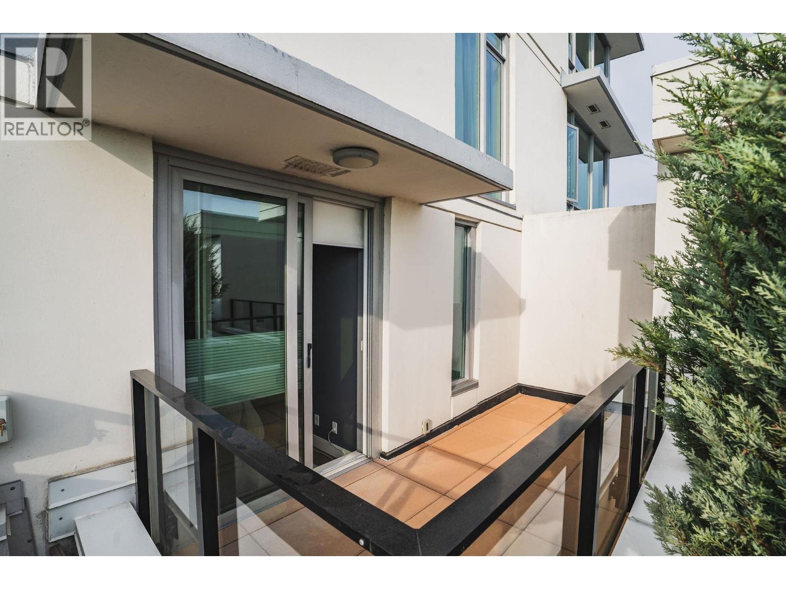 608 210 SALTER STREET, New Westminster