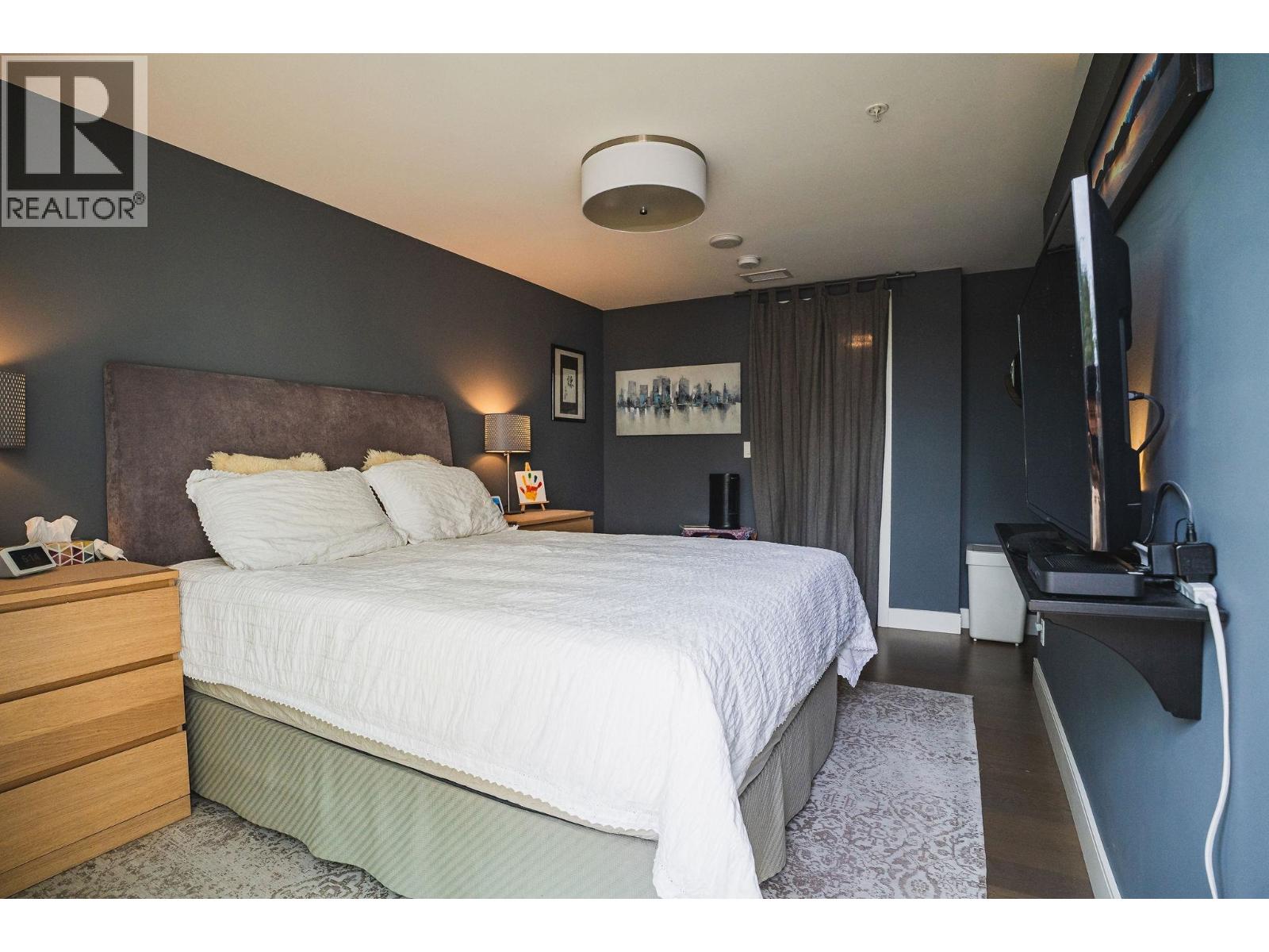 608 210 SALTER STREET, New Westminster